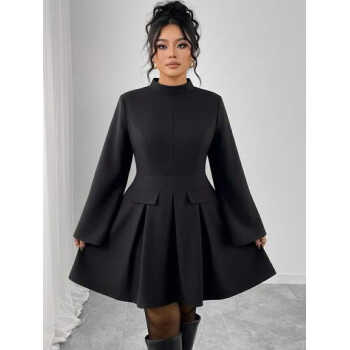 Robe mini élégante grandes tailles, col montant, manches lanternes, ourlet volant. Chic avec fausses poches